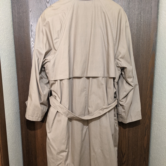 London Fog Raincoat - Picture 2 of 4